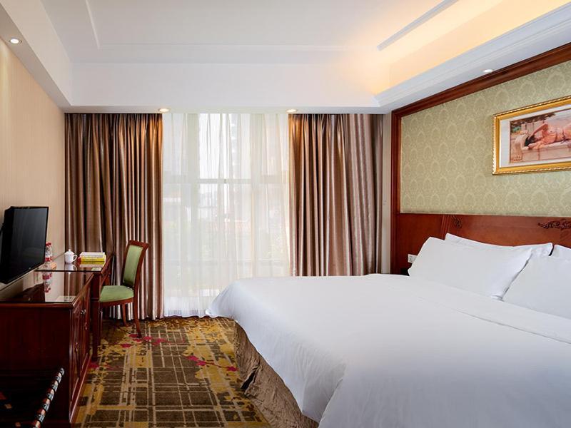 Vienna Hotel Dongguan Hou Street Wanda Plaza Exterior photo