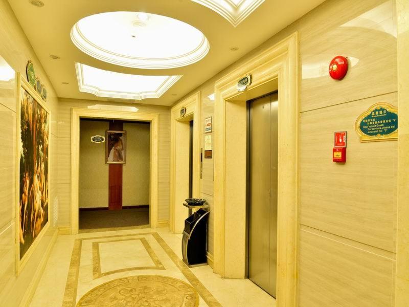 Vienna Hotel Dongguan Hou Street Wanda Plaza Exterior photo